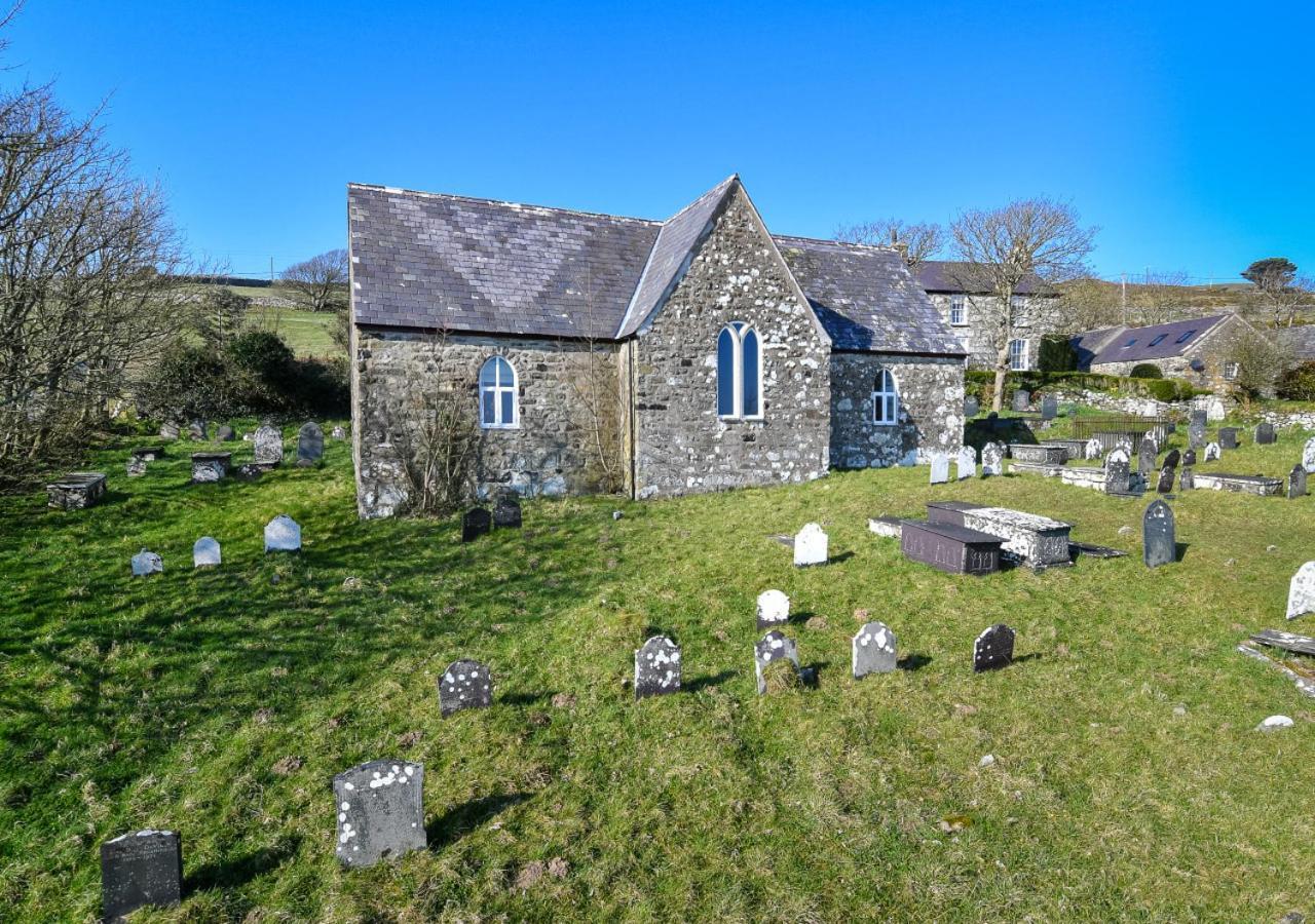 St Aelrhiws Church Eksteriør bilde